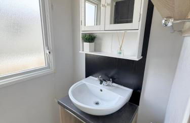 Casita De Cuervo at Shorefield Park - WIFI - Pet Friendly - Passes Included - Photo 18