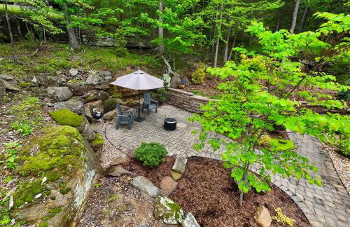 Romantic Cottage w Hot Tub & Views - Photo 21