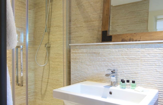 Railway Apartments - Photo 43