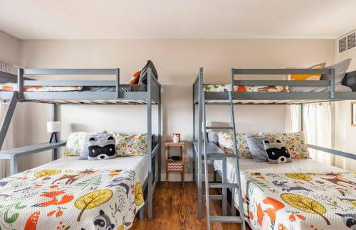 Red Rooster Family Cabin w/Hot Tub+Fire Pit+View - Foto 32