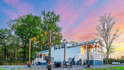 7 Le Soleil Retro Tiny House, Boat Parking, Mins to Lake Guntersville, City Harbor - Foto 2, Garden view