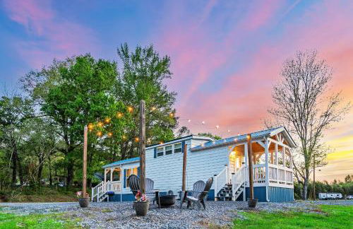 7 Le Soleil Retro Tiny House, Boat Parking, Mins to Lake Guntersville, City Harbor - Foto 2