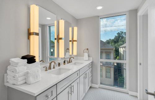 Bywater 2BR w Pool, Gym & King Beds - Foto 24