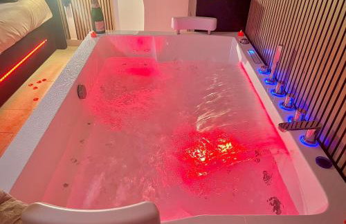 Secret LoveRoom - SpaBalnéo, Lit King Size, CLIM, Chic, calme et discret, 2 personnes - Foto 45