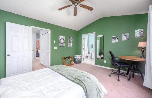 Modern 3-BR Townhome w Private Backyard Near RTP - Foto 23