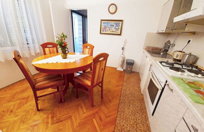 Insideout Apartment - Photo 9