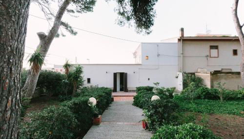 GuestHost - Villa Isidoro Pizzolungo Vibes - Foto 1, Garden