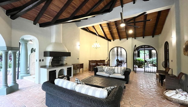 Casa Campana: 9BR Luxury Villa at Los Suenos Resort by RedAwning - Foto 2, Habitación