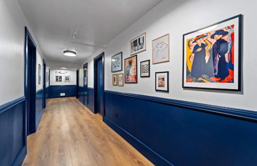 The Neon Elm Hotel - Foto 31