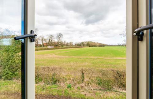 Peaceful country cottage in a rural location near Norfolk Broads 2 double bedroom - Foto 47