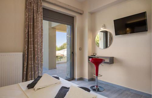 Chris and Stratos villa with private ecologic pool and kid's playground! - Foto 61