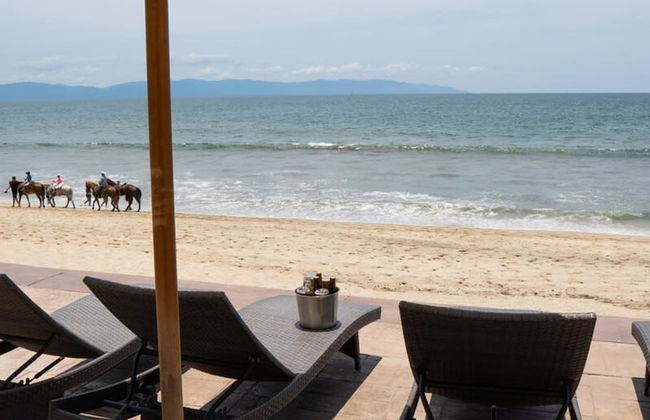 Ocean Front Condo With Pool Sleeps 6 Adults - Foto 35