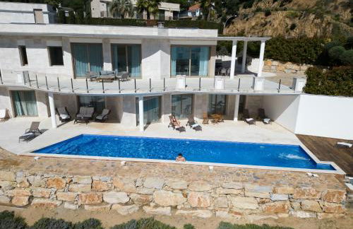 Gran Piscina Hidromasaje playa privada y sauna - Foto 2