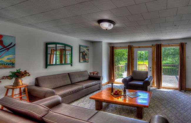 RARE FIND - 6 bdrm Very Private Cottage on 10 acres, Hot Tub, BBQ, Petfriendly - Foto 10