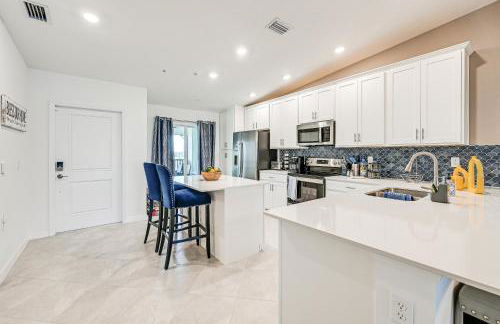 Ave Maria Golf Retreat with Resort Perks and Balcony - Photo 7