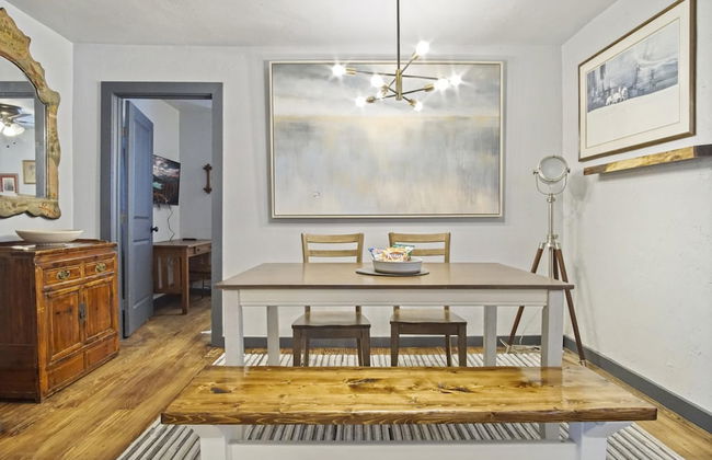 3-story 6-bedroom 4 Bathrooms 3min-asian Dist - Photo 27