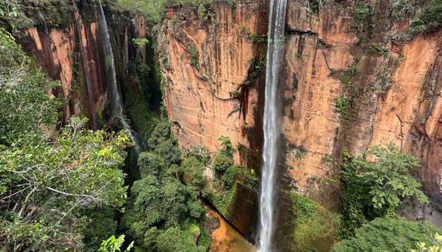 Una impresionante cascada en Serras Gerais
