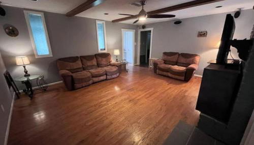 Cozy Escape WGameRoom HSWifi Aprox10Min to NRG - Foto 2