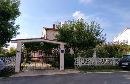 Apartment Gracijana - Photo 1