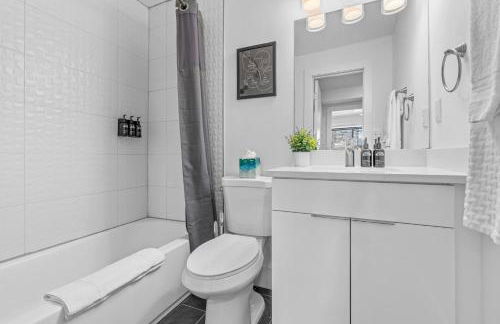 Contemporary Midtown Retreat Walk Score 93 - Foto 18