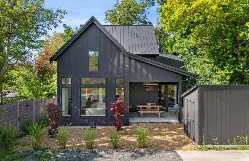 The Black Squirrel in Fairhaven - Foto 1