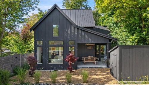 The Black Squirrel in Fairhaven - Foto 1