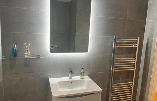 Elegant Windsor Flat - Short Walk to Windsor Castle, River Thames & Train Station - Foto 25