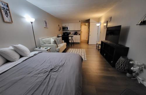 Cedar Lodge Condo with Lake Winnipesaukee Views; close to Weirs Beach!! - Foto 1