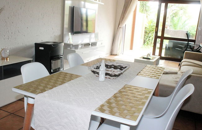 Exquisite 2 Bedroom Garden Townhouse in the Heart of Fourways - Photo 17