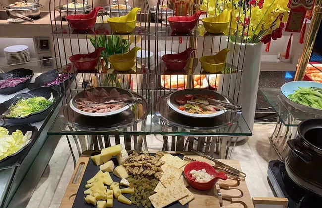 Cheng Du Wifc Suites -YYC Preferred - Photo 35