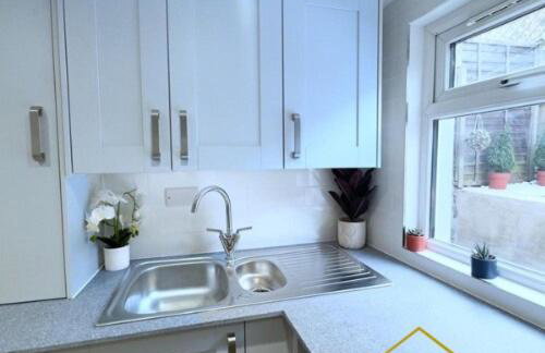 2BR House,SE27, Parking,Garden,near West Norwood Station - Foto 9