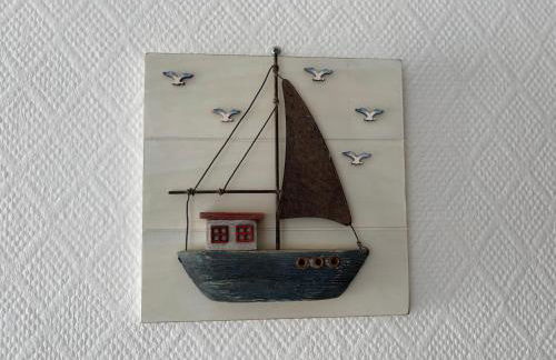 Saint Ho Mer Maison lumineuse vue mer 8 pers 4 chambres 2 sdb 2 WC étage rénové en 2025 belle terrasse grand jardin clos parking 8 mn à pied petite plage grand jardin près de Port en Bessin, Bayeux et plage Omaha beach - Foto 38