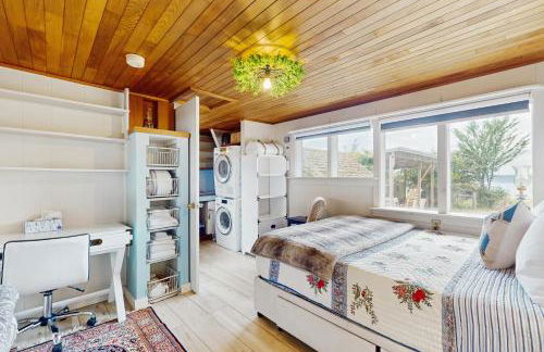 Whimsical Getaway - Photo 10