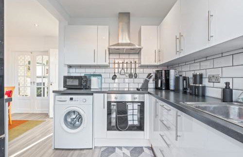 #82 Stylish Shirley Home - Sleeps 8 - NEC Solihull BHX - " Perfect for Contractors and Families - Free Parking" - Foto 25