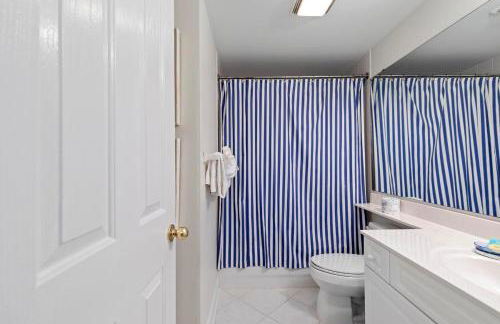 Captain's Quarters Upscale 3 Bedroom Condo - Foto 28