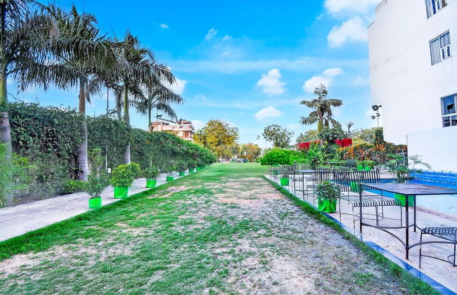 Luxury Stays With Pool Near Akshardham Temple - Foto 29