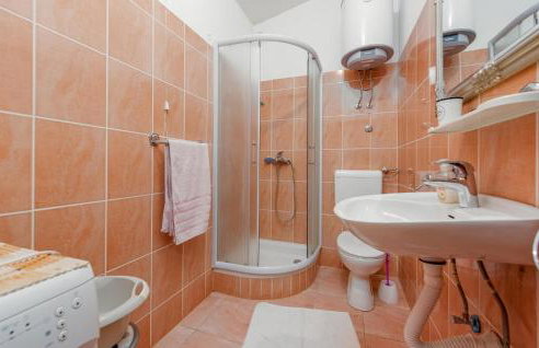 Lovely Apartment In Stara Vas With Wifi - Photo 22