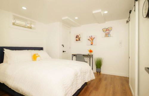 The Minimalist Escape - Modern 1BD in the Heights - Foto 9