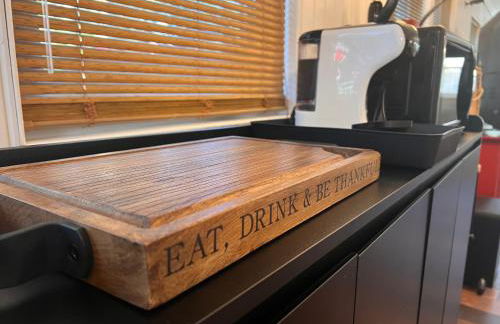 Charming Romantic Lakefront Cottage or Guest Room Depending on Availability Near Golf - Foto 39