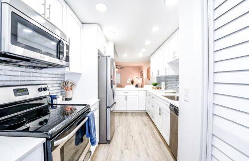 Coastal Escape Walk to Beach Pool and Gym - Photo 2