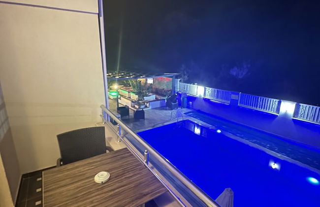 Street61 Studios - Photo 33