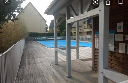 F3 proche Deauville Piscine - Photo 3