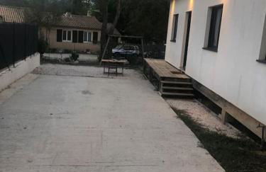 Charment logement avec parking et jardin privatif - Foto 2