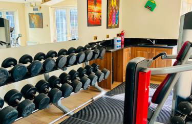 Stratford-upon-Avon 4BR Family Mansion on 1 acre with Pool, Gym & BBQ! - Foto 52