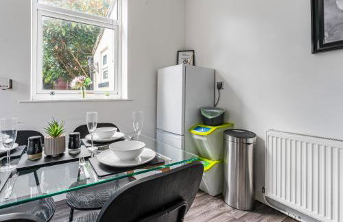 Crew Quarters - Your Ideal Stay in Bury - Photo 55