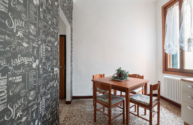 San Polo Canal View Apartments - Photo 52