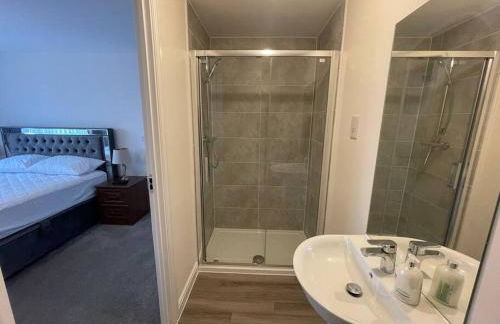 MODERN 4 BEDROOM HOUSE WITH GARDEN & PARKING - Foto 40