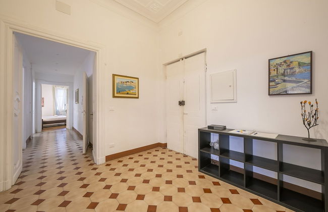 I Marinai - In The City Of Genoa - Photo 24