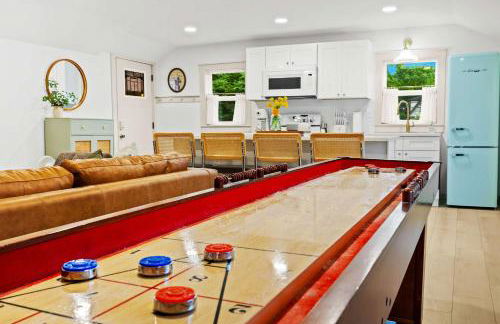 The Gatsby Carriage House Luxe Stay w Game Room - Foto 7