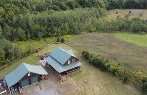 Spacious Salmon River Waterfront Lodge for 6 - Foto 54